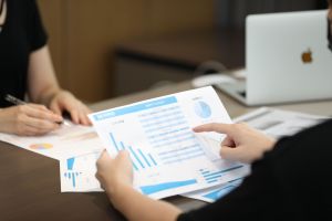 企业实施华体会手机网页版登录入口策略的关键步骤